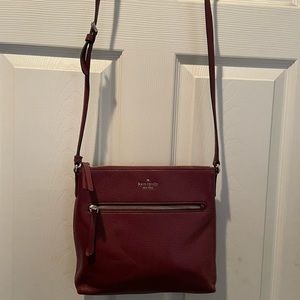 Kate Spade crossbody with adjustable strap- like new